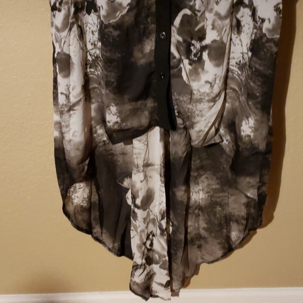 Blk/Gray/Wht Long Top - Picture 3 of 4